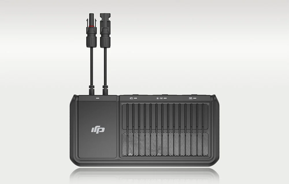 Ładowarka DJI Power 1.8kW podłączona do instalacji samochodowej i paneli solarnych