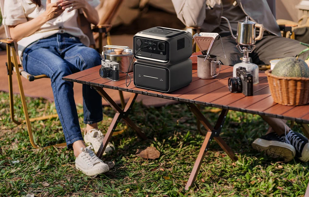 Stacja zasilania EcoFlow River 3 Max Plus Wireless w terenie