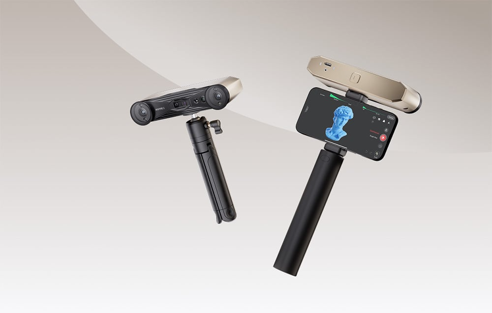 Dwa skanery Revopoint Inspire 2 Premium na statywach ze smartfonem