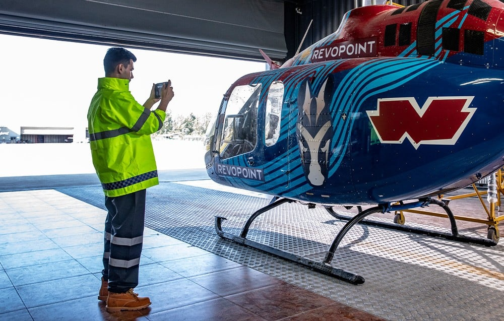 Skanowanie helikoptera za pomocą mobilnego skanera Revopoint MIRACO