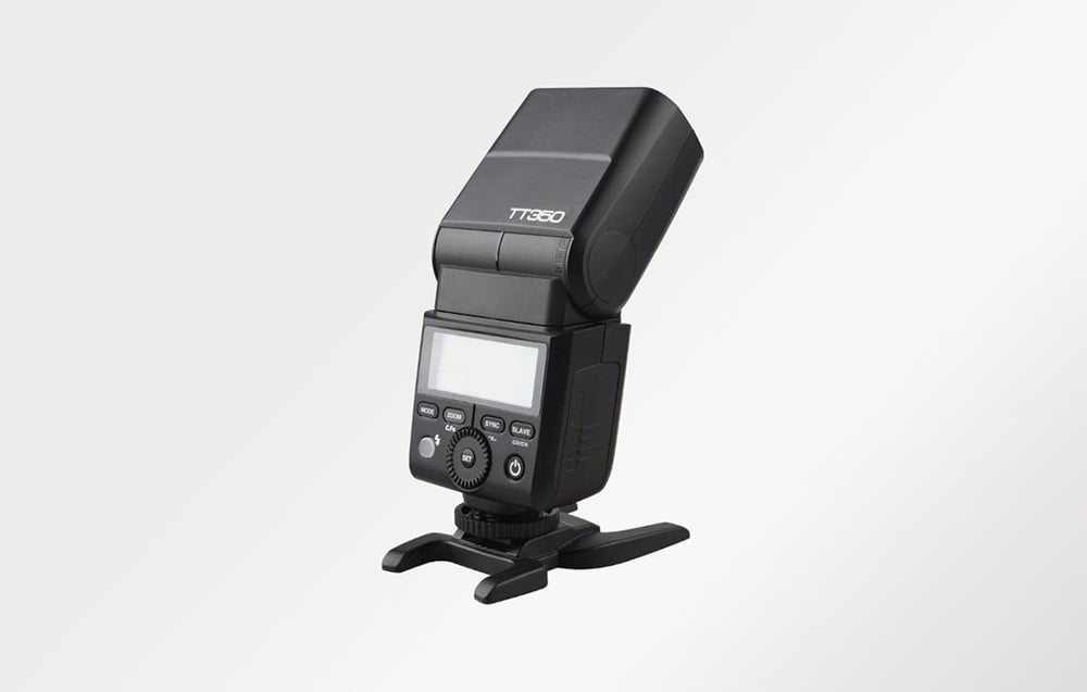 Lampa Godox TT350O widok od tyłu z ruchomą głowicą