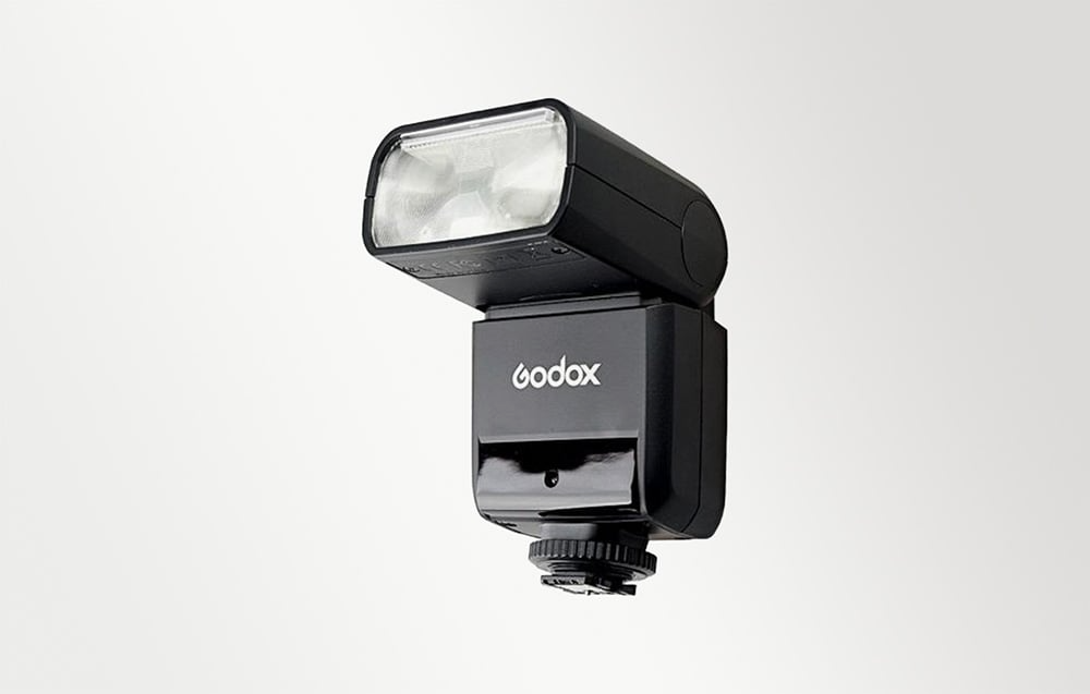 Godox TT350S z ruchomą głowicą błyskową widok z przodu i boku