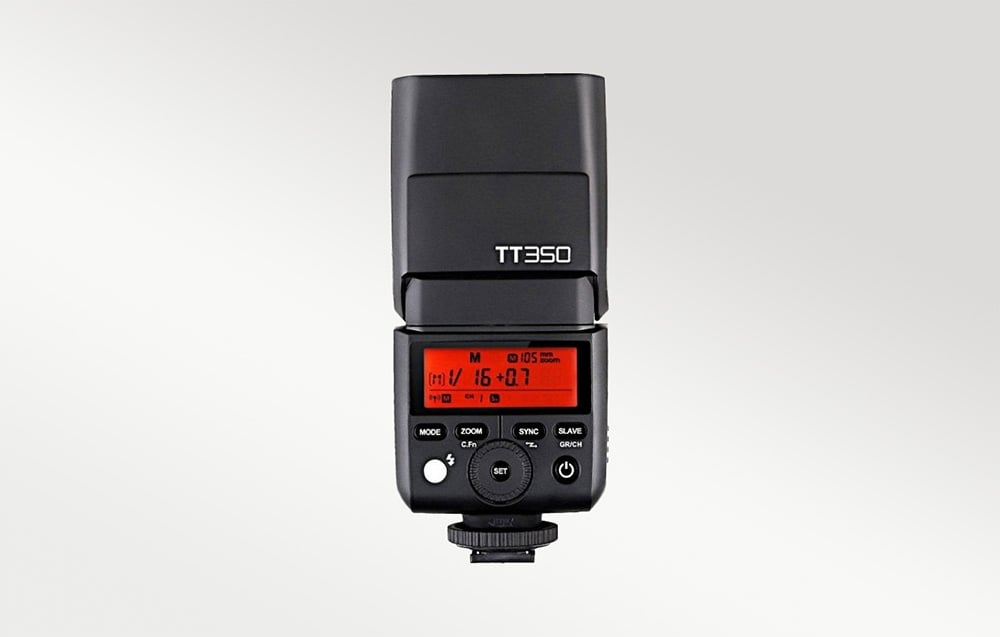 Godox TT350S z podświetlonym ekranem LCD i panelem sterowania