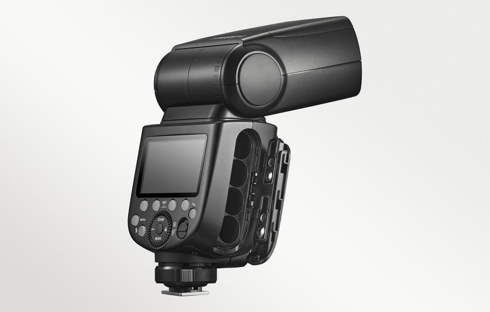 Lampa Godox TT685IIO z otwartą komorą na cztery baterie AA