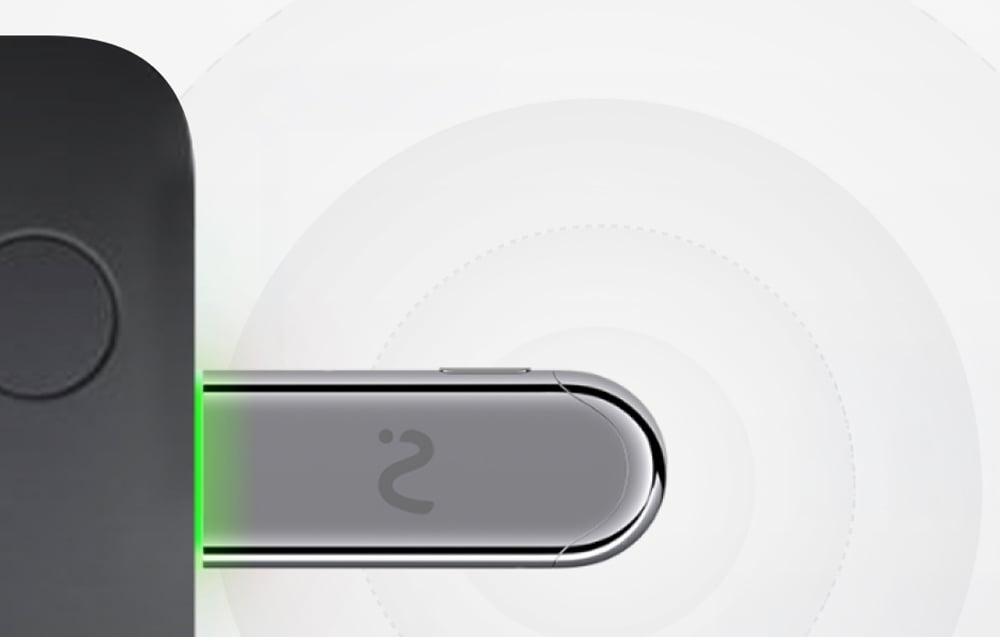 Dongle VIAIM NoteKit ze wskaźnikiem LED podłączony do komputera