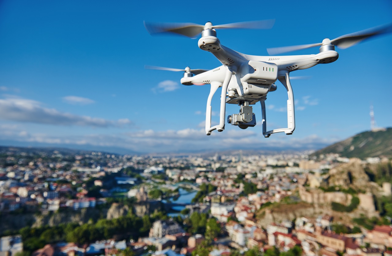10 nietypowych zastosowań dronów w codziennym życiu